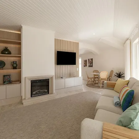 Penthouse Apartment *